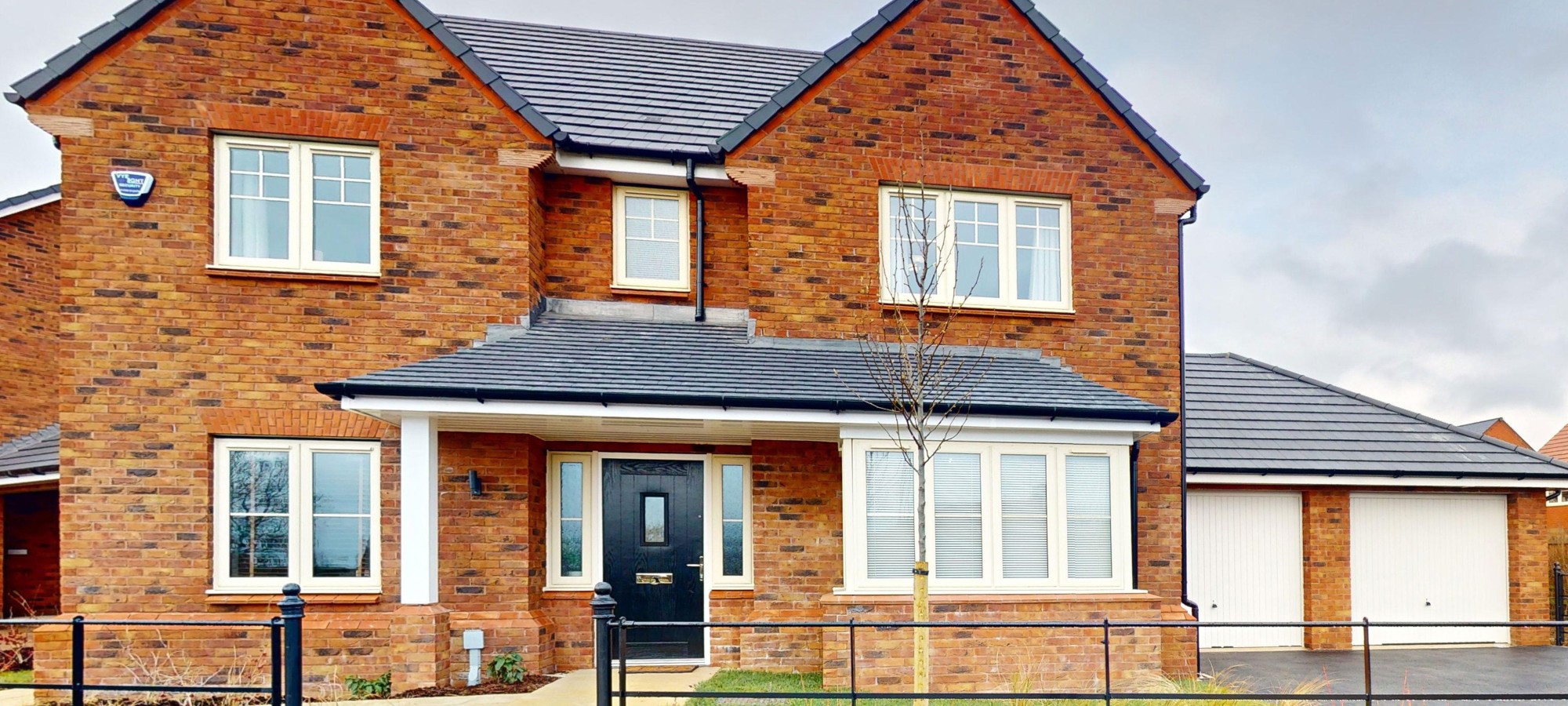 <h1>Discover a range <br>of beautifully <br>designed homes</h1>